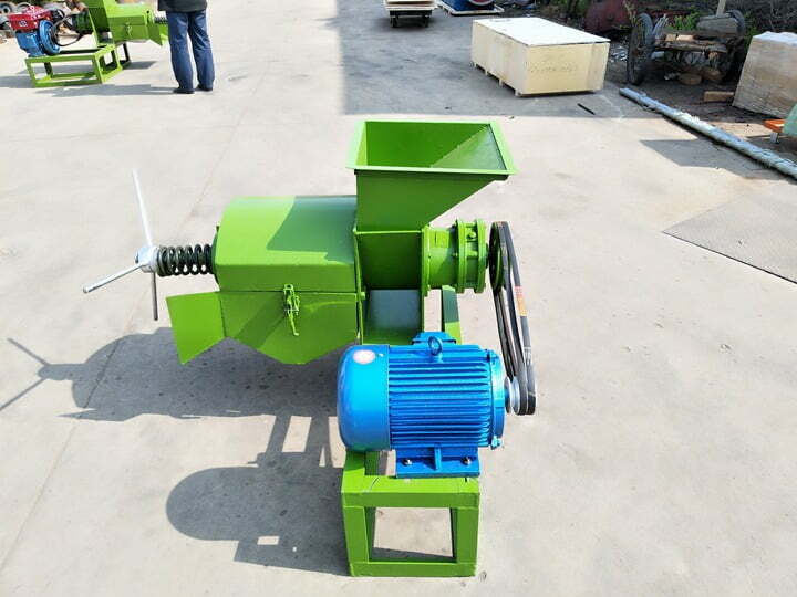 Electric palm pulp oil extractor